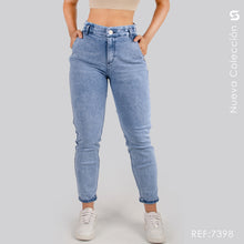 Cargar imagen en el visor de la galería, Mom Jeans Tiro Alto Pretina Resortada S7398