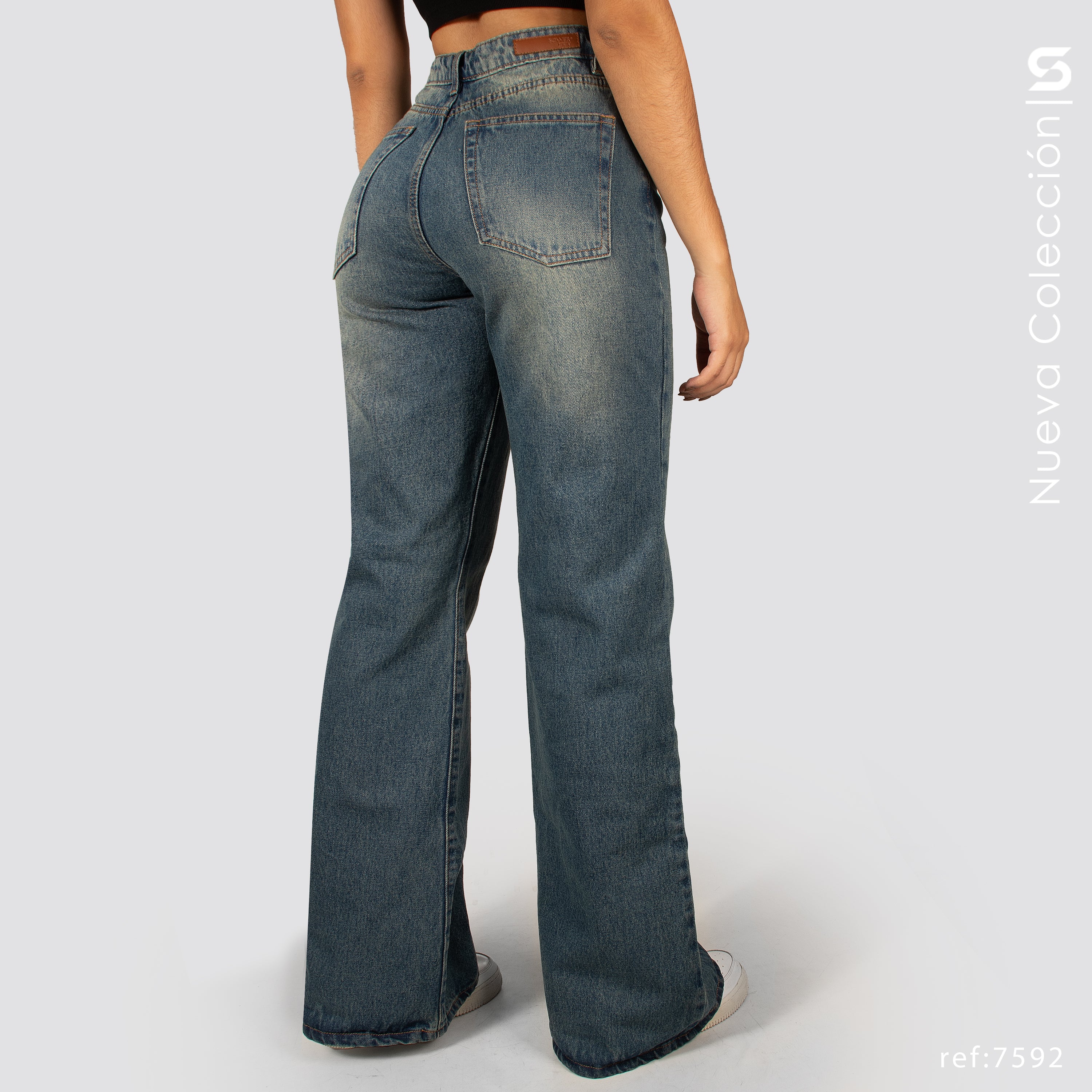 Jeans Mom Flare Tiro Alto S7592