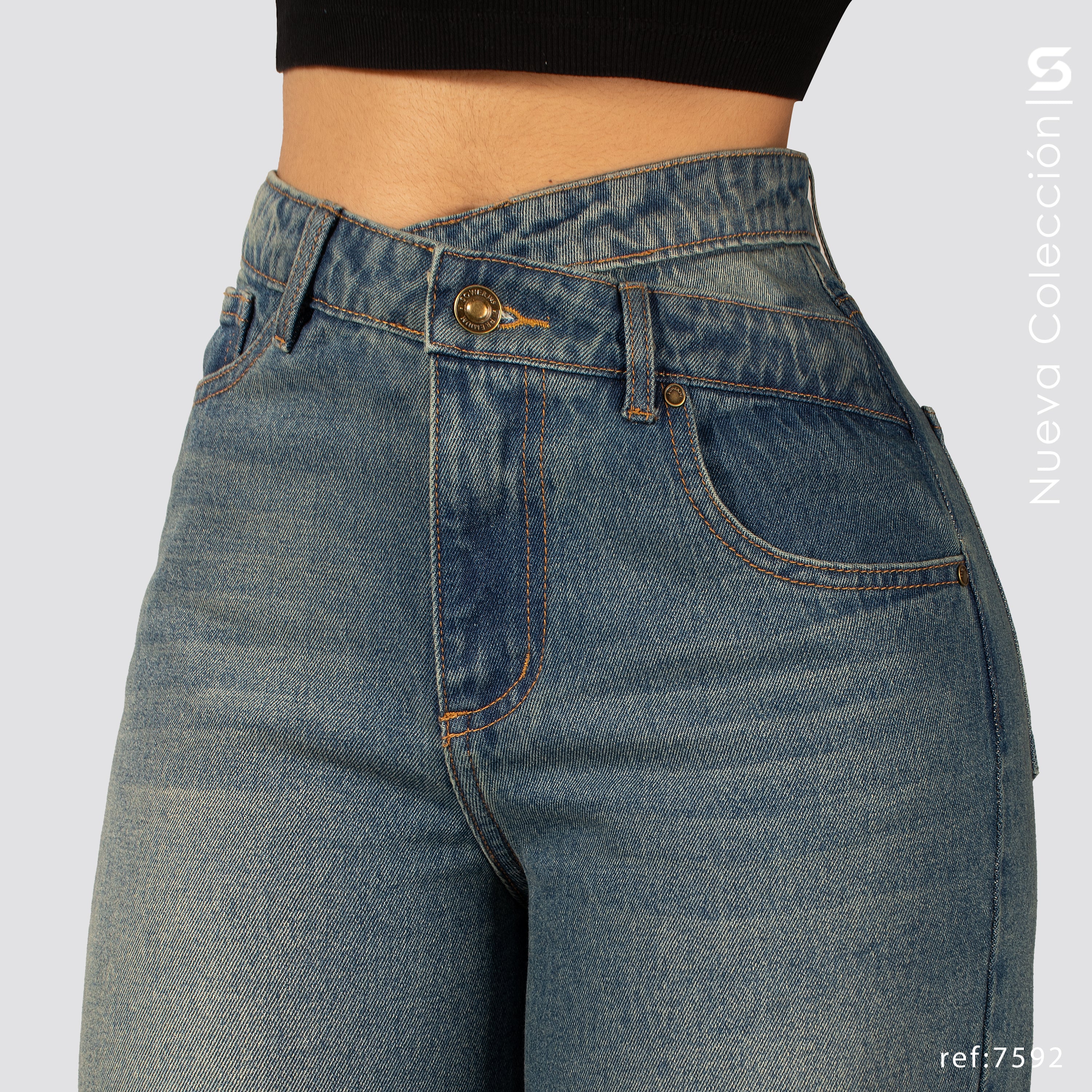 Jeans Mom Flare Tiro Alto S7592