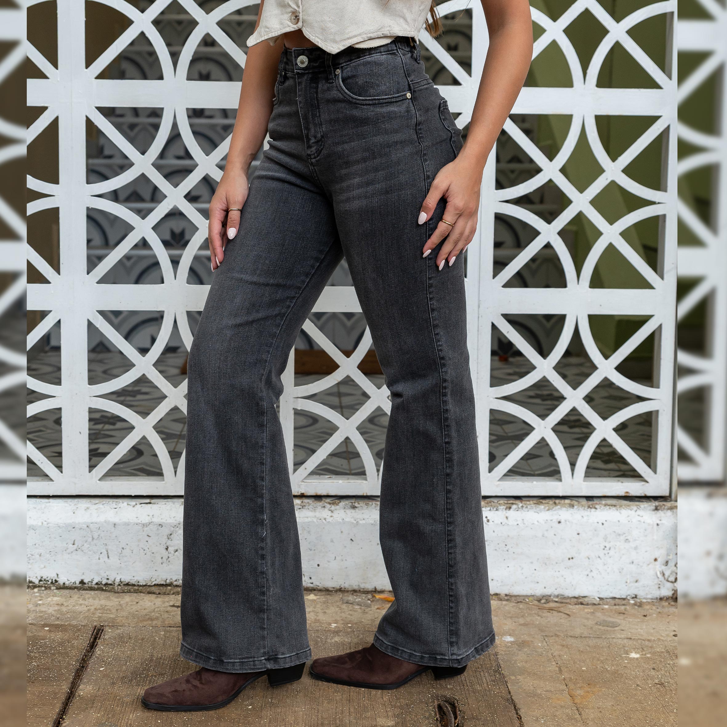 Jeans Mom Flare Tiro Alto S7587